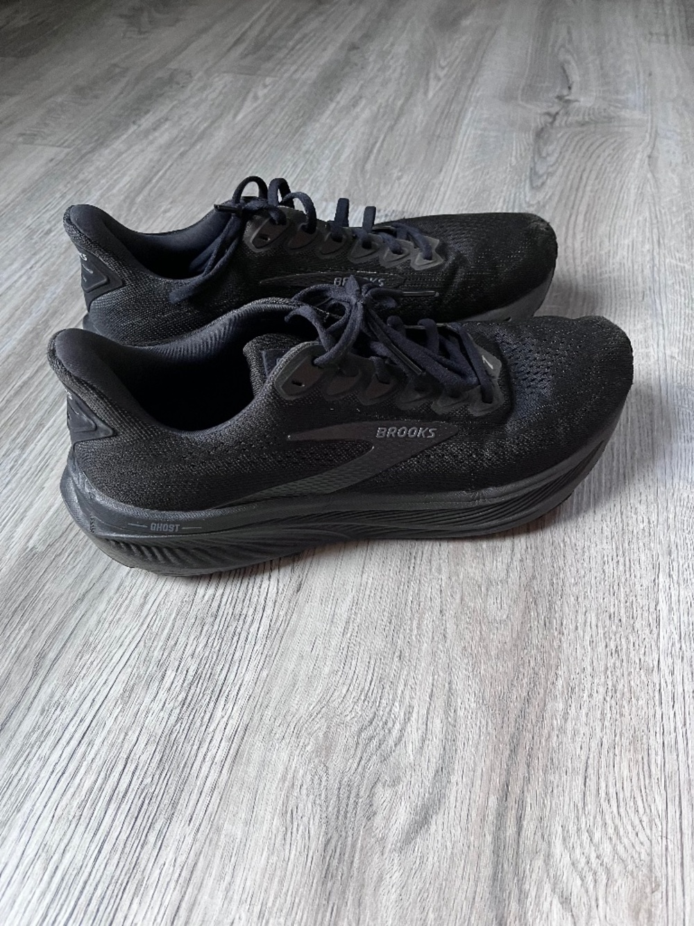 Brooks Ghost 17 Mens size 11 black